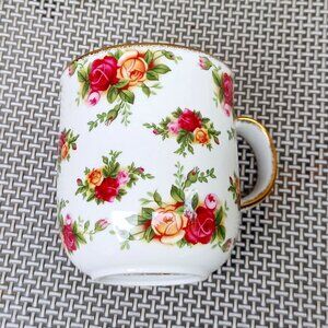 Vintage Old Country Roses Royal Albert Mug Cup 1998